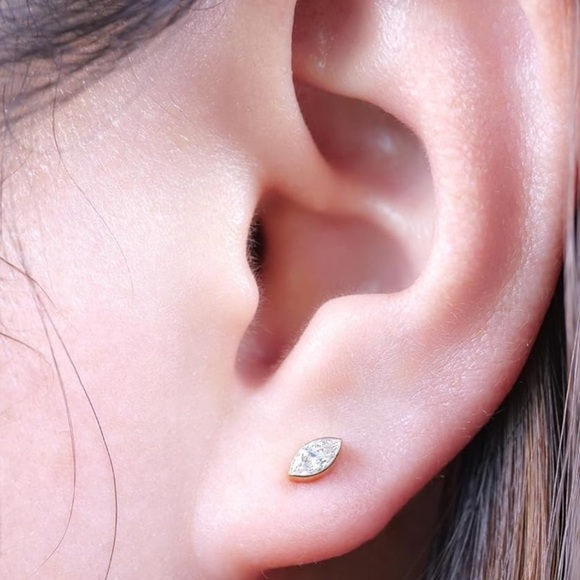 Limerencia G23 Hypoallergenic 18g Flat Back Stud Earrings - Picture 9 of 9